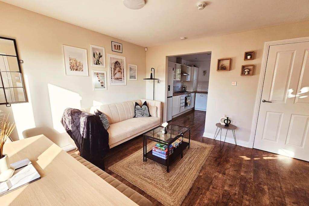 Modern 5 Bedroom Townhouse With Free Parking غلاسغو المظهر الخارجي الصورة