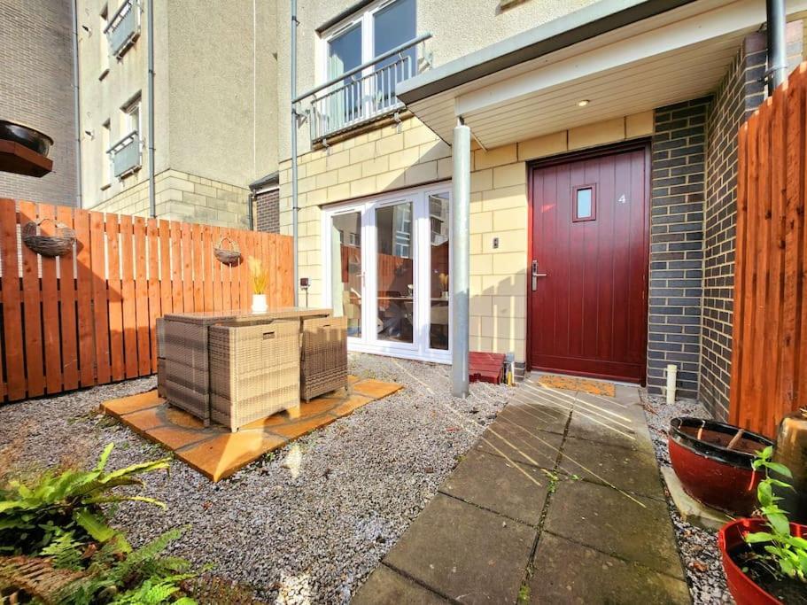 Modern 5 Bedroom Townhouse With Free Parking غلاسغو المظهر الخارجي الصورة